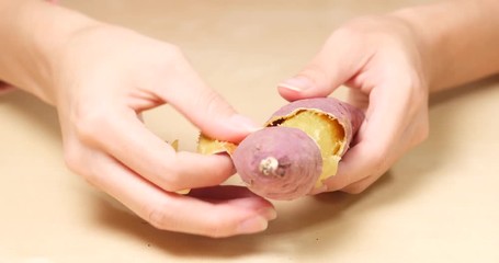 Poster - Tearing off Grilled sweet potatoes