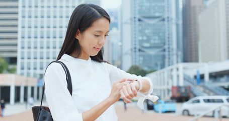 Canvas Print - Woman use of smart watch