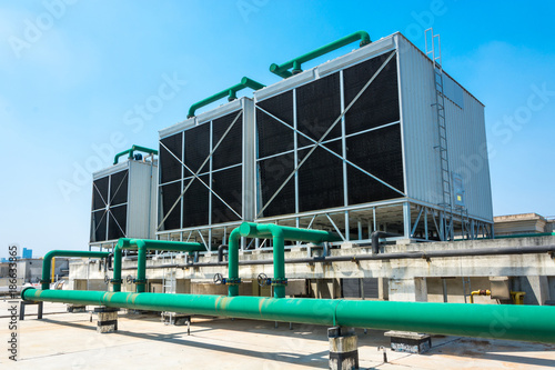 Fotografía Sets of cooling towers in data center building.