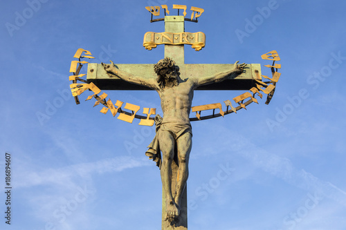 Fotomural Crucifix on the Chales Bridge in Prague