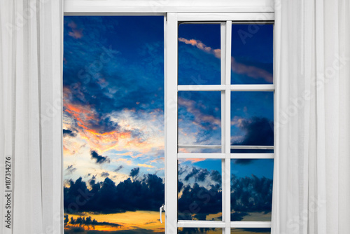 Dekoracja na wymiar  otwarte-okno-chmury-slonce
