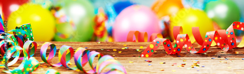Cuadros en Lienzo Panoramic party banner with balloons and streamers
