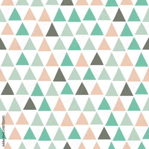 geometryczny-wzor-z-trojkatow-w-stylu-rysowane-recznie-szablon-wektor