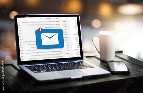 Fotografía Mail Communication Connection message to mailing contacts phone Global Letters C