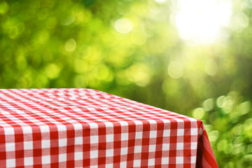 Canvas Print - Empty checkered table background