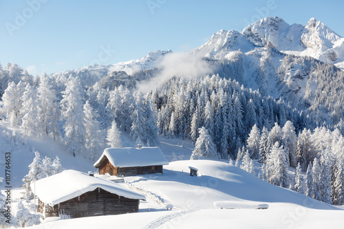 winter-wonderland-w-austriackich-alpach-piekny