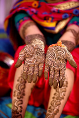 Canvas Print - mehndi design in wedding girl's hand