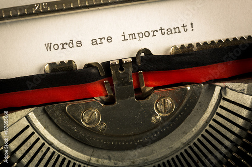 Fotografía Macchina da scrivere "Word are important"
