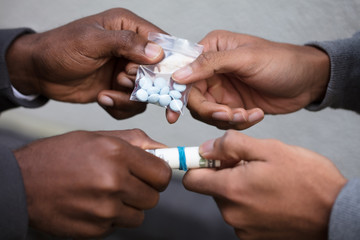 Exchanging Drugs For Banknotes