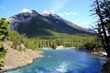 Typisch Kanada. Klares Wasser, grüne Wälder und hohe Berge. Rocky Mountains. Banff und Jasper Nationalpark.
