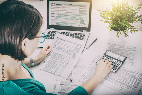 Fotomural The concept of tax settlement.