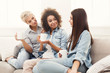 © Prostock-studio - Three young female friends with coffee conversing