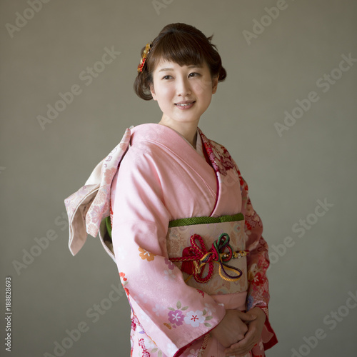 微笑む着物姿の女性stock Photo Adobe Stock 微笑む着物姿の女性stock Photo Adobe Stock