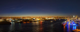 Fototapeta  - Panorama Hamburger Hafen bei Nacht