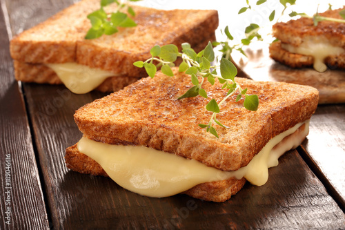 Fotografía Fresh toast with cheese and herbs