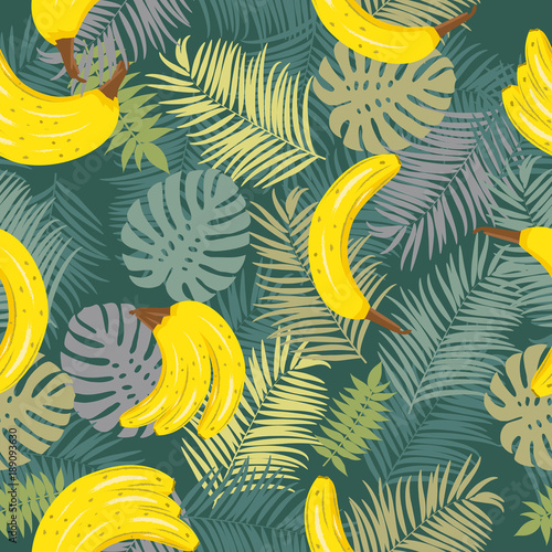 Fototapeta na wymiar Seamless vector pattern of tropical leaves of palm tree and banana