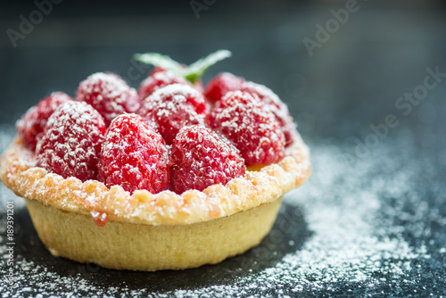 Fotografía Raspberry Tarts with Mint Leaves