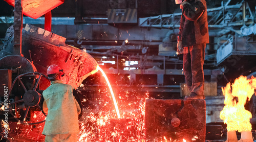 Fotografía foundry metal smelting plant