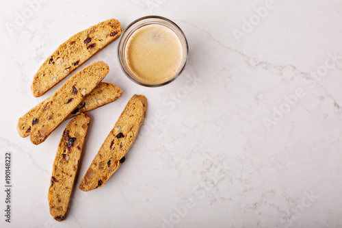 Fotomural Homemade biscotti on a marble surface
