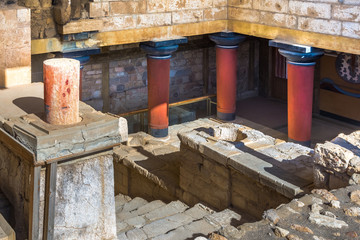 Fototapete - Old walls of Knossos near Heraklion. The ruins of the Minoan palaces is the largest archaeological site of all the palaces in Mediterranean island of Crete, UNESCO tentative list, Greece