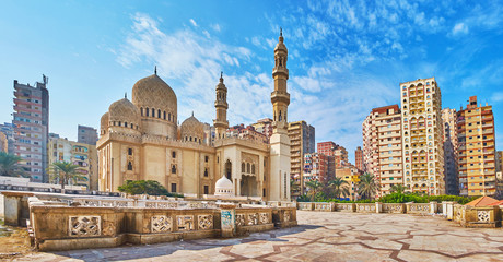 Wall Mural - Sidi Yaqut al-Arshi mosque in Alexandria, Egypt
