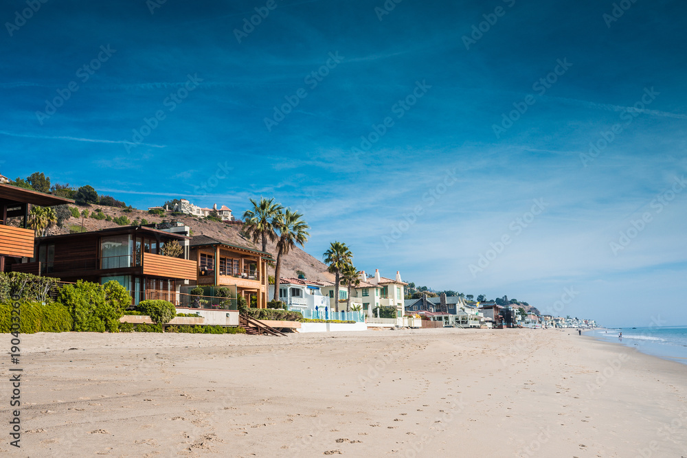 Malibu et ses maisons sur la plage - obrazy, fototapety, plakaty 