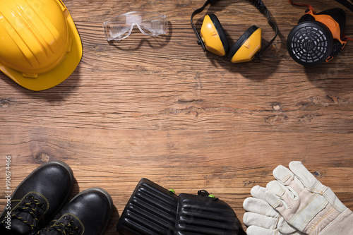 Fotografia Yellow Hard Hat With Safety Equipment