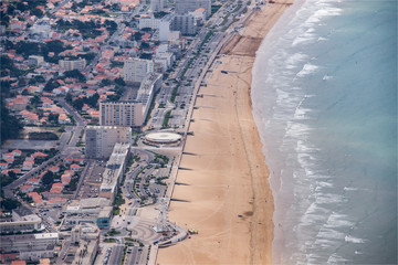 Wall Mural - Vue aérienne de Saint Jean de Monts et sa plage sur la côte ouest de la France