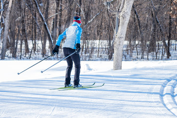 People are having fun in cross-country skiing