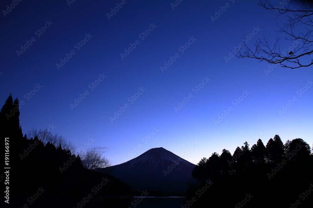 夜明け前の田貫湖からの富士山 Wall Mural Wallpaper Murals Ziggy 夜明け前の田貫湖からの富士山 Wall Mural Wallpaper Murals Ziggy