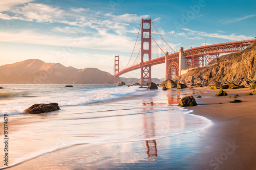 golden-gate-bridge-przy-zmierzchem-san-fransisco-kalifornia-usa