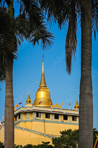 Fotomural Golden Stupa in the Grand Palace in Bangkok