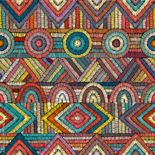Dekoracja na wymiar  haft-bezszwowa-ozdoba-kolorowe-linie-na-czarnym-tle-wykonany-recznie-etniczne-i-plemienne