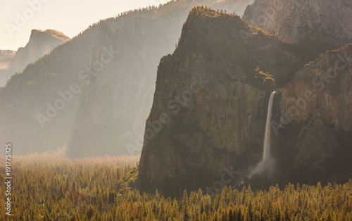 View of Yosemite Valley from Tunnel View point at sunrise - view to Bridalveil f Canvas Print