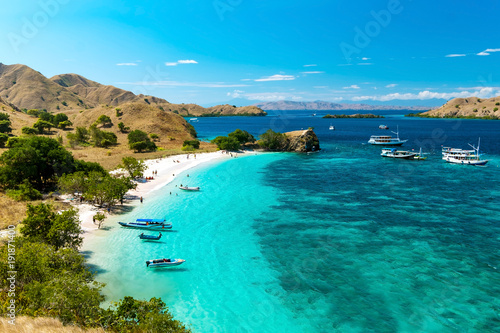 Fotografía Panoramic view of Pink Beach, Komodo Nation Park, Flores Island, Indonedia