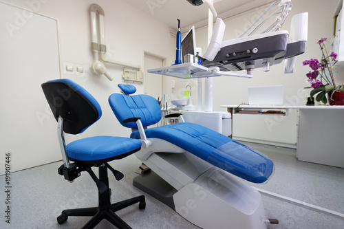 Cuadros en Lienzo Dental ordination with apparatus and equipment
