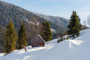 Canvas Print - Old wooden house in the winter