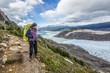 © ONEWORLD PICTURE - Chile, Región de Magallanes y de la Antártica Chilena, Ultima Esperanza, Torres del Paine, O-Circuit-Wanderung 130km, Blick auf den Glacier Grey