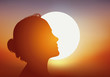 femme - soleil - profil - bronzage - bronzer - beauté - été - vacances - silhouette - coucher de soleil