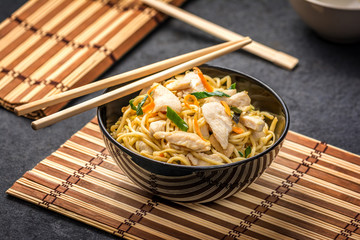 Canvas Print - Asian noodle with chicken