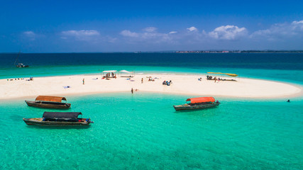 Canvas Print - Sand bank near Stone Town. Zanzibar, Tanzania.