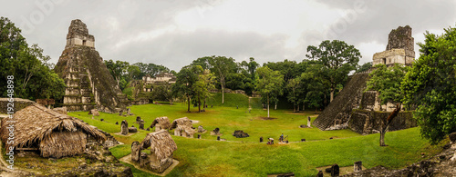Zdjęcie XXL Starożytna świątynia Majów w Tikal, Gwatemala.
