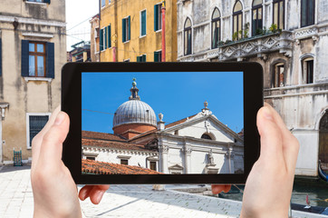 Poster - tourist photographs church in Venice city