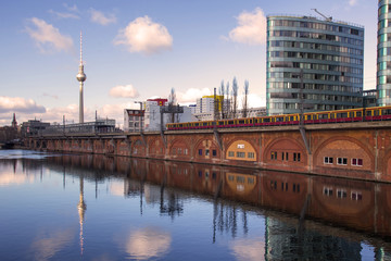 Canvas Print - berlin spree river and cityscape