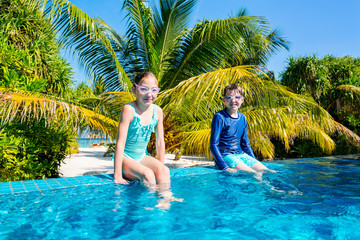 Wall Mural - Kids in swimming pool