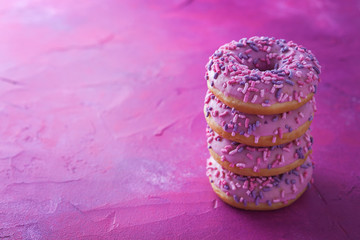 Sticker - delicious pink donuts