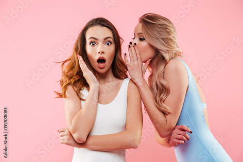 Fotografía Portrait of a two cute girls dressed in swimsuits
