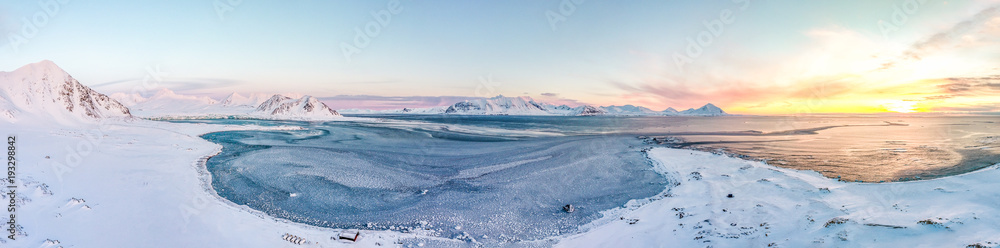 Arktyczna panorama - obrazy, fototapety, plakaty 