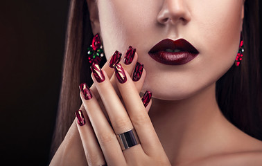 Canvas Print - Beautiful woman with perfect make-up and manicure wearing jewellery