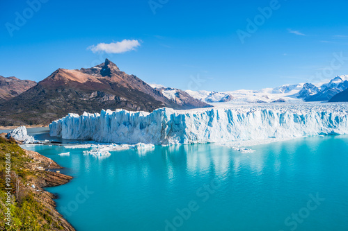 Fotomural Panorama of glacier Perito Moreno in Patagonia